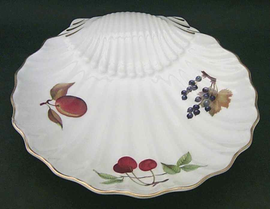 Evesham Gold Large Shell Shaped Dish by Royal Worcester-1
