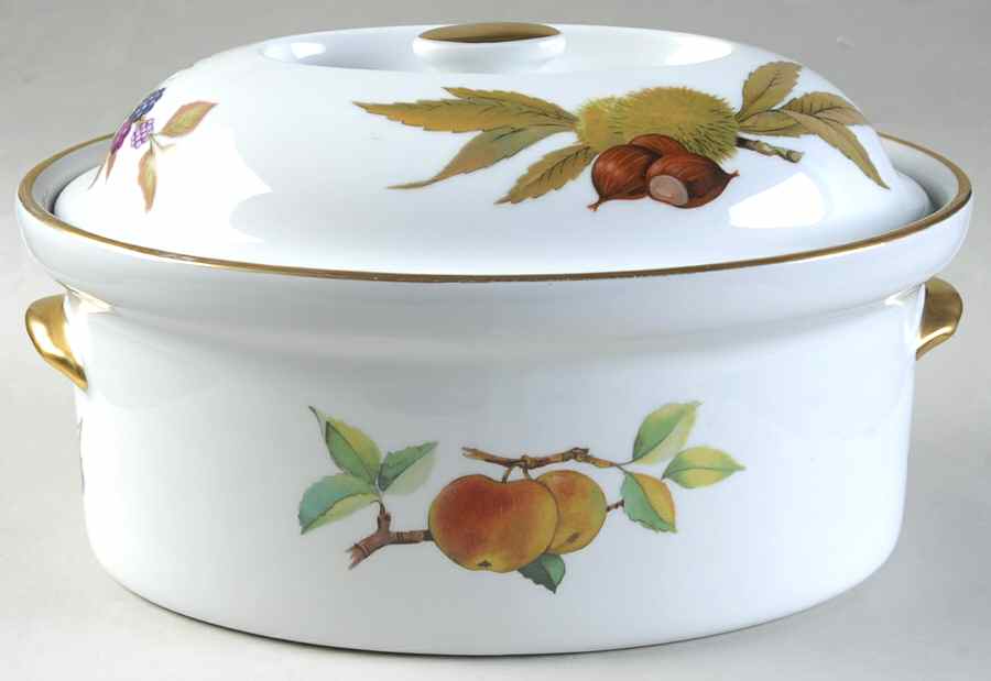 Evesham Gold 2.25 Qt Deep Oval Covered Casserole by Royal Worcester-1