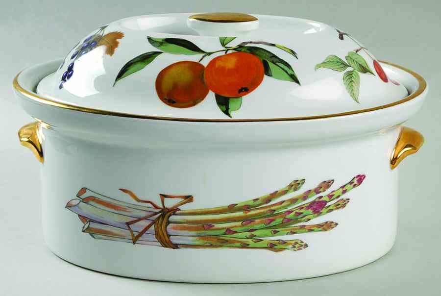 Evesham Gold 2.25 Qt Deep Oval Covered Casserole by Royal Worcester-1