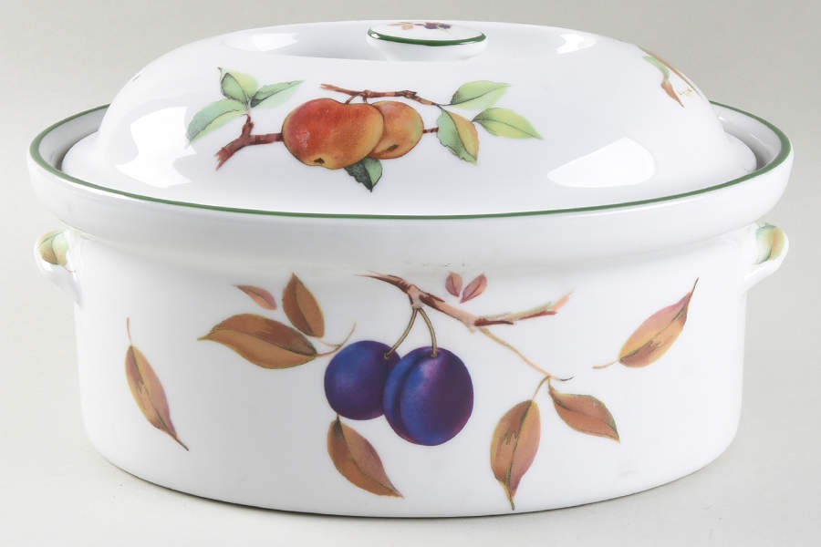 Evesham Vale 2.5 Quart Oval Covered Casserole by Royal Worcester-1