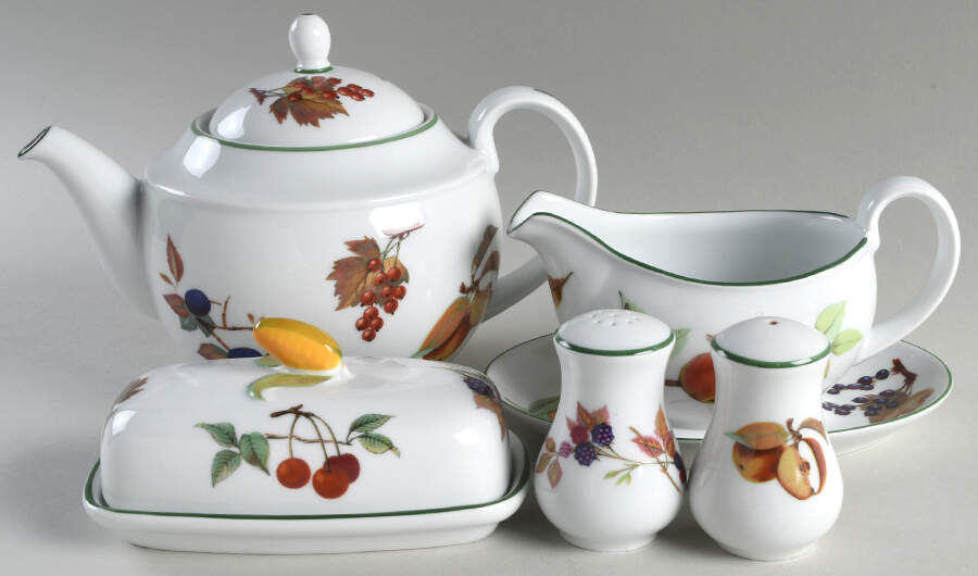 Evesham Vale Completer Set by Royal Worcester-1