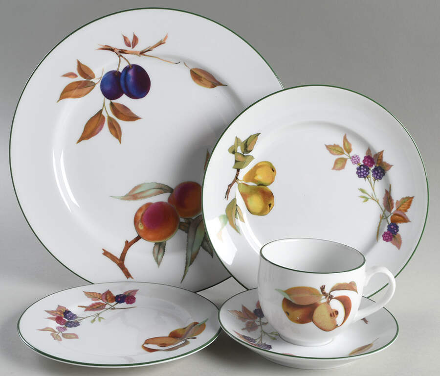 Evesham Vale 5 Piece Place Setting by Royal Worcester-1