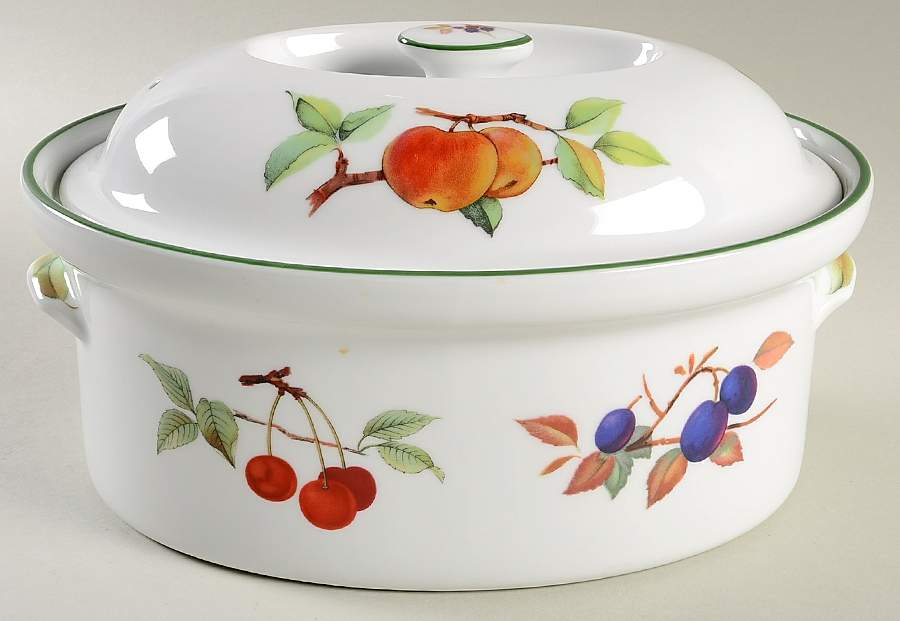 Evesham Vale 2.25 Qt Oval Deep Covered Casserole by Royal Worcester-1