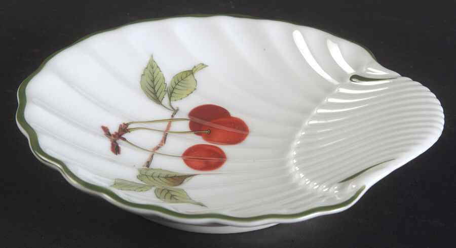 Evesham Vale Medium Shell Shaped Dish by Royal Worcester-1