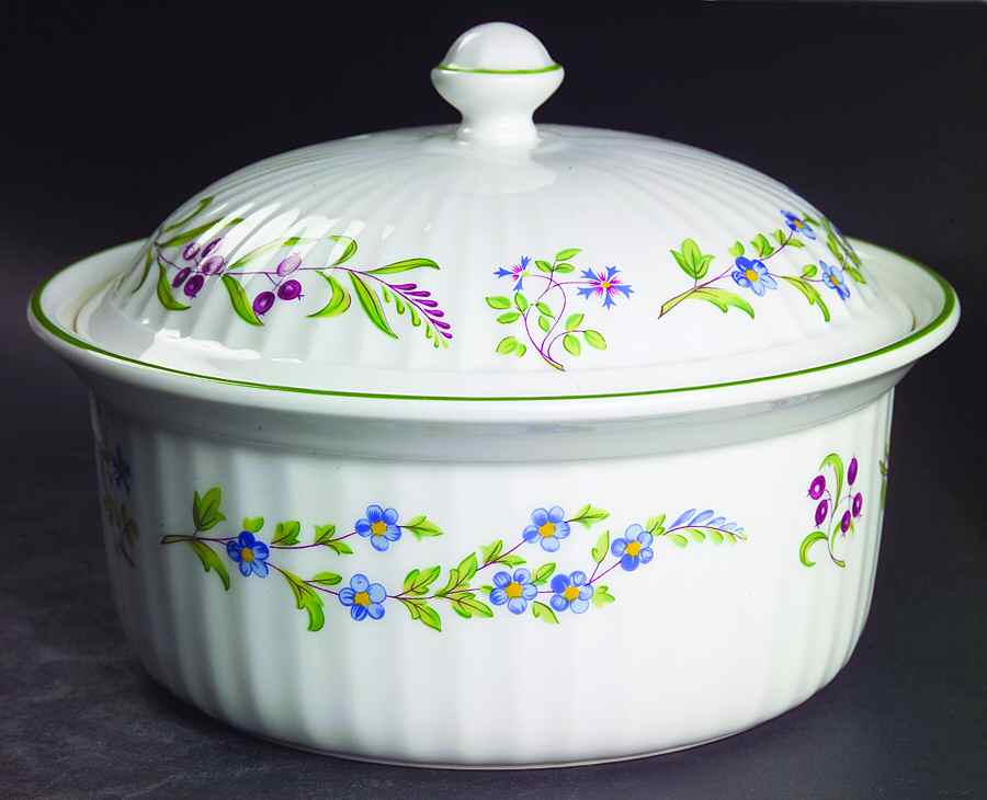 Fleuri 1.5 Qt Round Covered Casserole by Royal Worcester-1