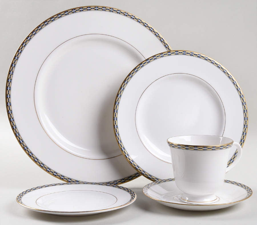 Francesca 5 Piece Place Setting by Royal Worcester-1