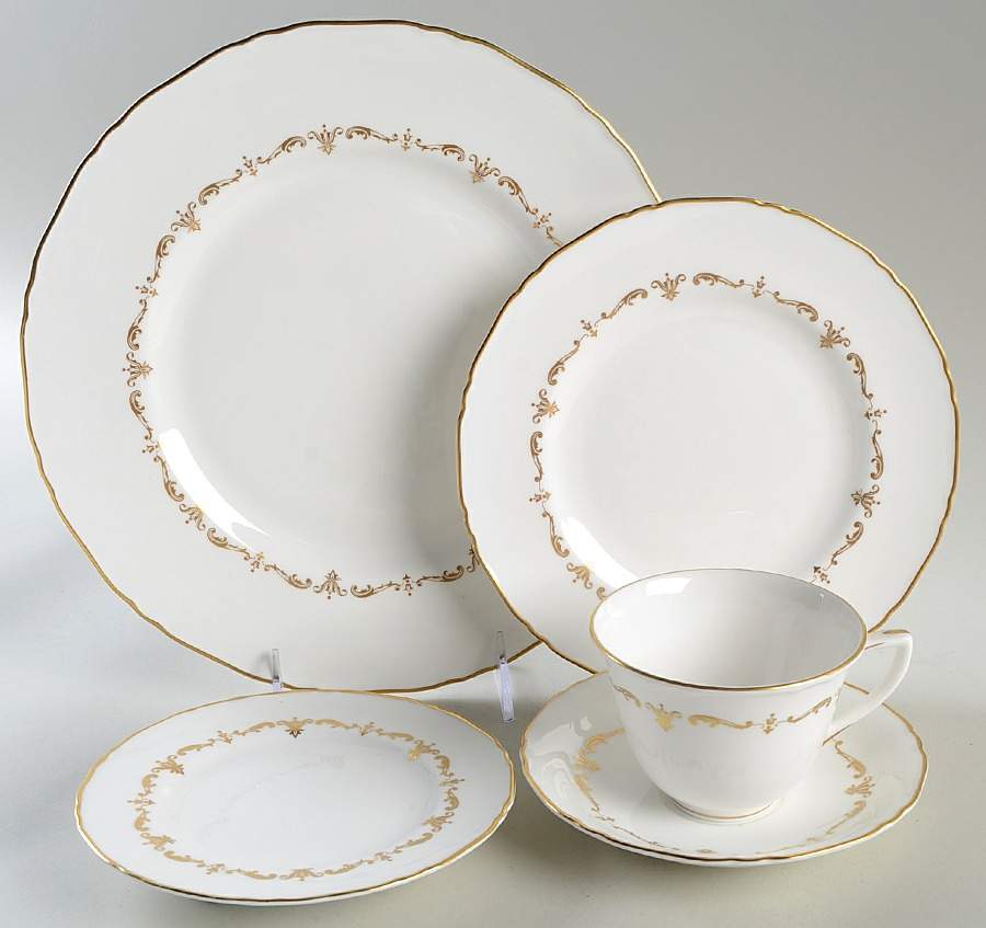 Gold Chantilly 5 Piece Place Setting by Royal Worcester-1