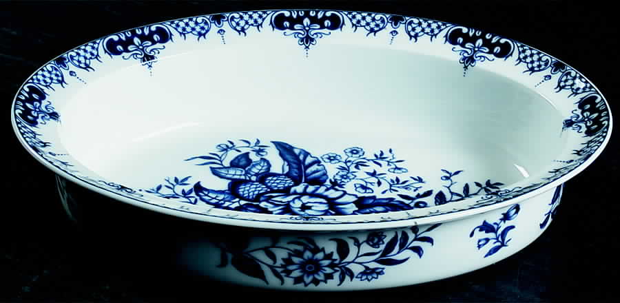 Hanbury 11" Oval Pie Baker by Royal Worcester-1