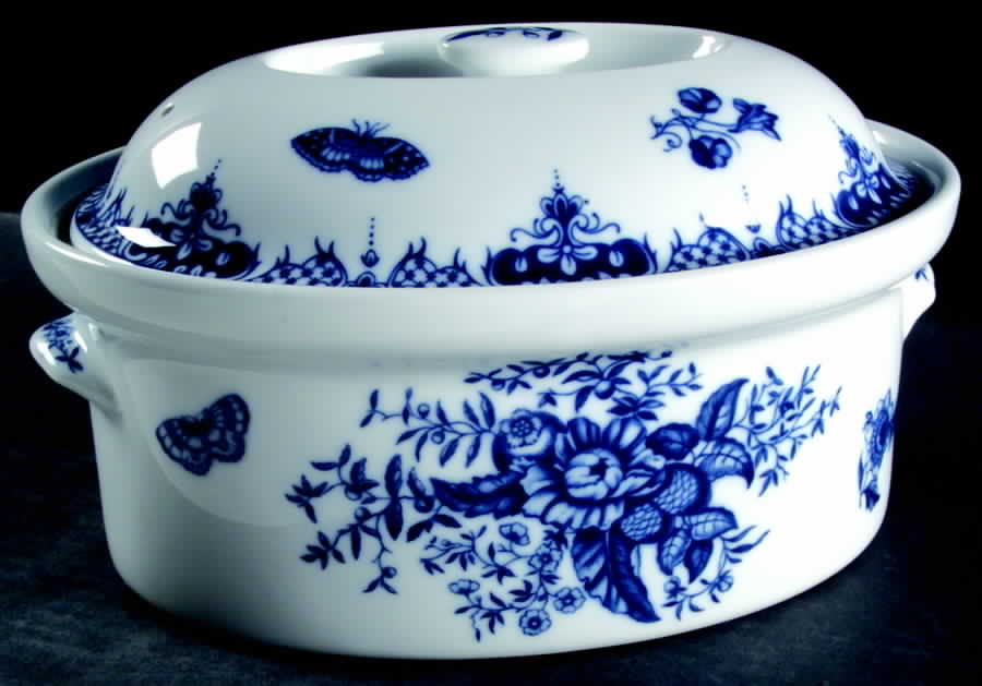 Hanbury 2.25 Quart Oval Covered Casserole by Royal Worcester-1