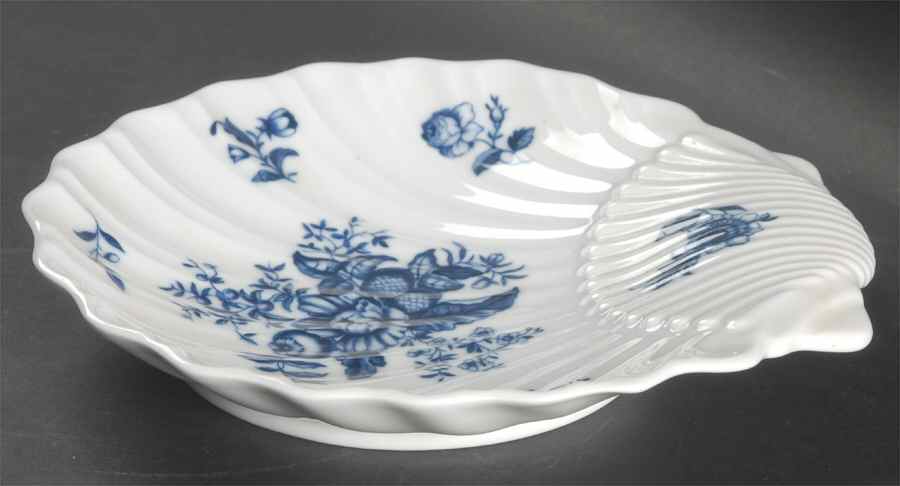 Hanbury Large Shell Shaped Dish by Royal Worcester-1