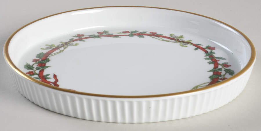 Holly Ribbons 7" Round Flan by Royal Worcester-1