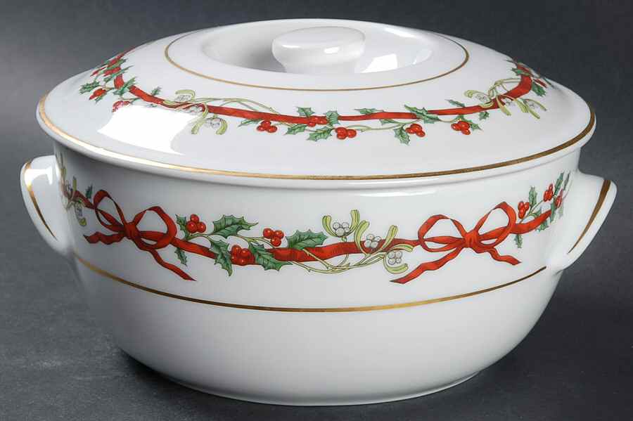 Holly Ribbons 1.25 Qt Round Covered Casserole by Royal Worcester-1