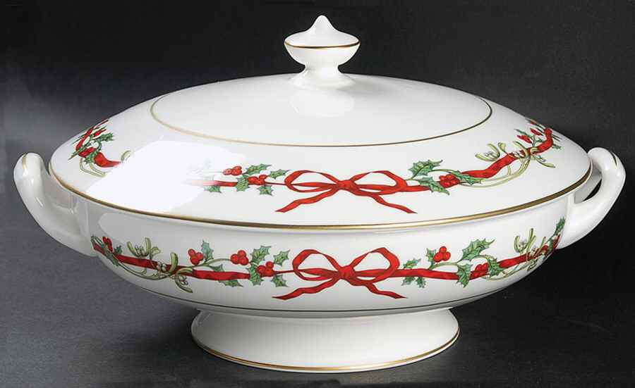 Holly Ribbons Round Covered Vegetable by Royal Worcester-1