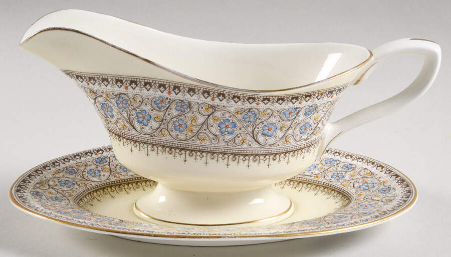 Lady Evelyn Gravy Boat & Underplate by Royal Worcester-1