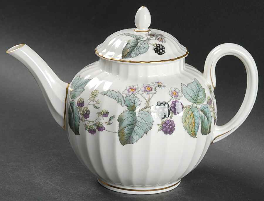 Lavinia (Cream Body, Bone) Mini Teapot & Lid by Royal Worcester-1