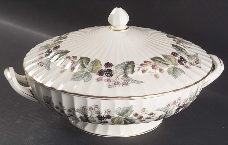 Lavinia (Cream Body, Bone) Round Covered Vegetable by Royal Worcester-1