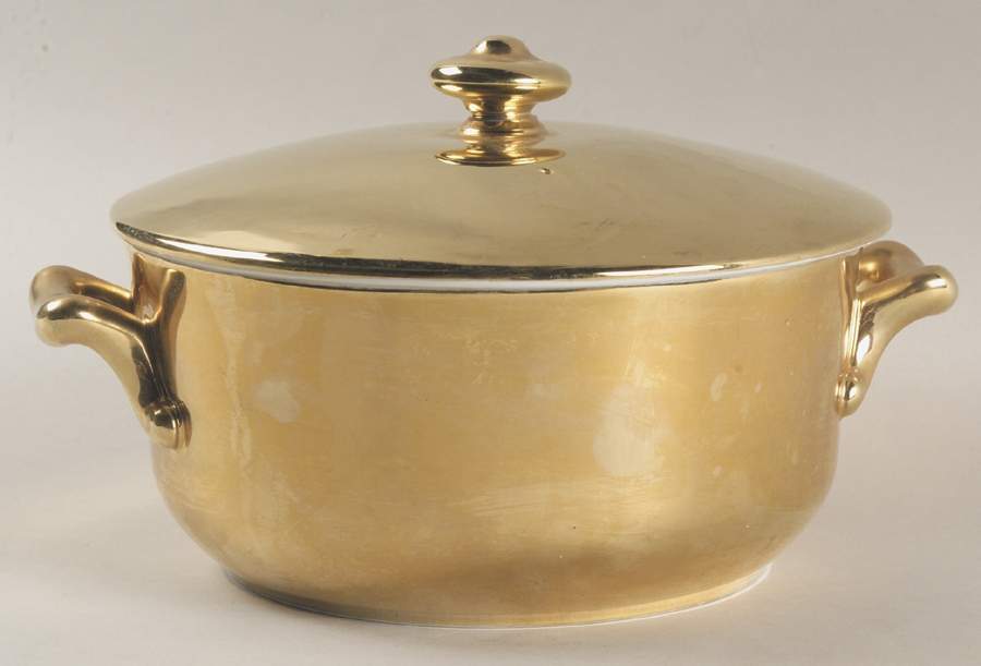 Lustre Gold 1.5 Qt Round Covered Casserole by Royal Worcester-1