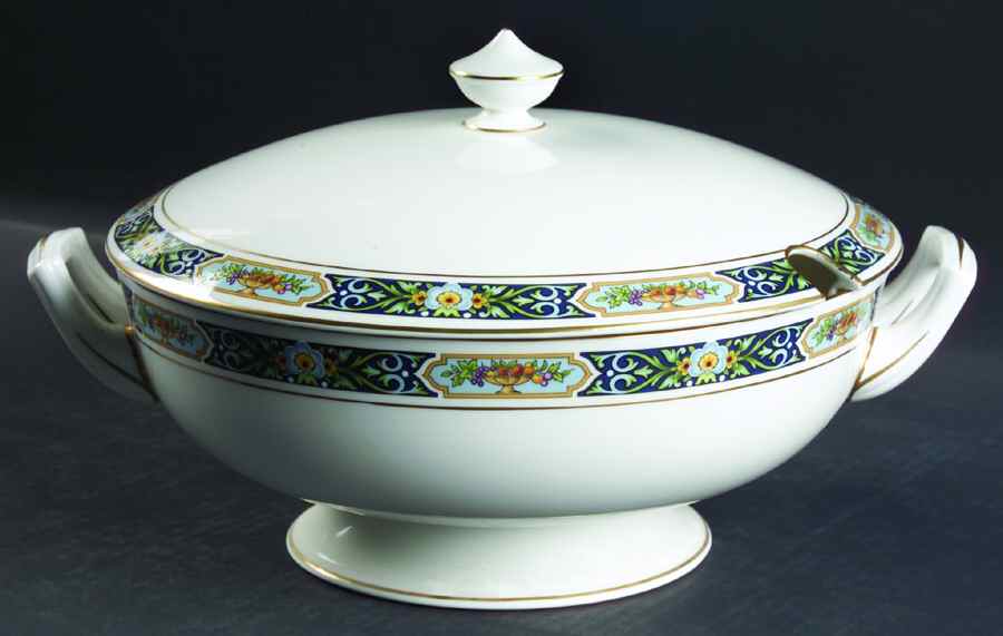 Manor House Tureen &  Lid by Royal Worcester-1