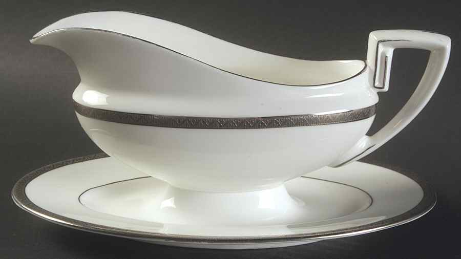 Malvern Gravy Boat with Attached Underplate by Royal Worcester-1