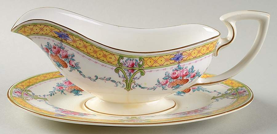 Marlowe Gravy Boat with Attached Underplate by Royal Worcester-1