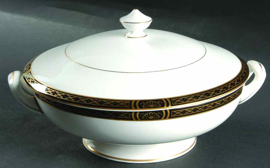 Mountbatten Black Round Covered Vegetable by Royal Worcester-1