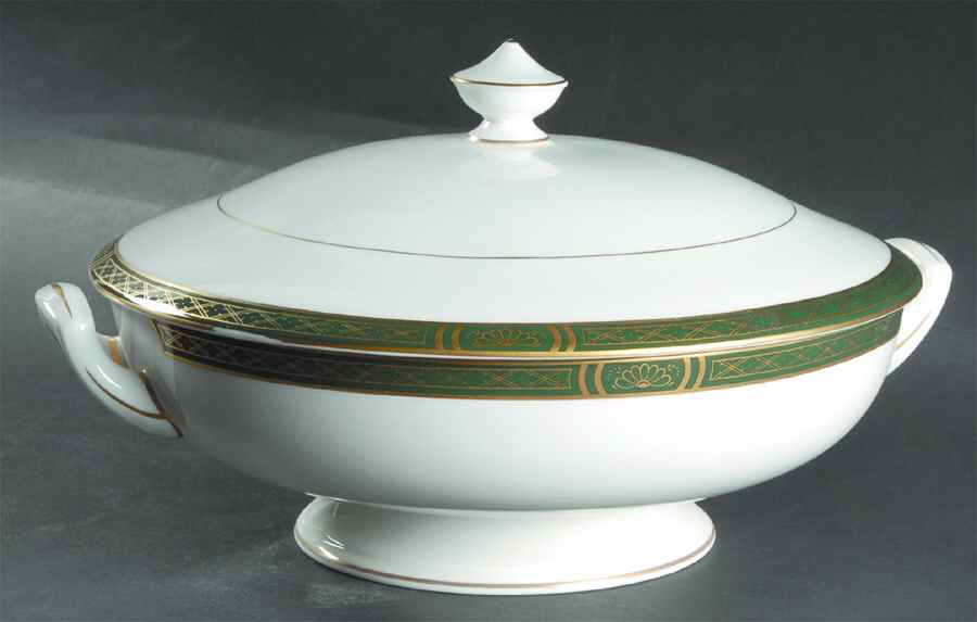 Mountbatten Green Round Covered Vegetable by Royal Worcester-1