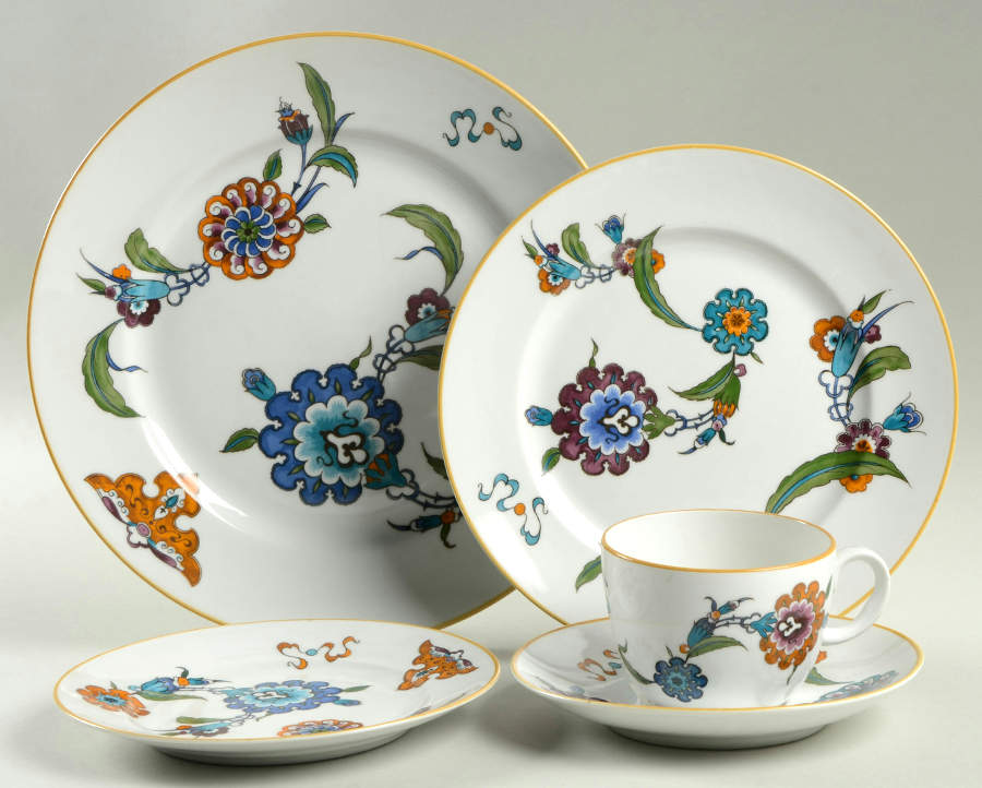 Palmyra 5 Piece Place Setting by Royal Worcester-1