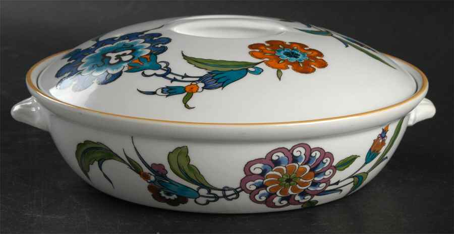 Palmyra 1.50 Pt Round Covered Casserole by Royal Worcester-1