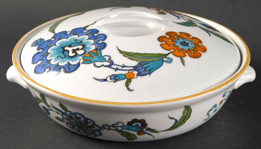 Palmyra 7" Round Entree Dish & Lid by Royal Worcester-1
