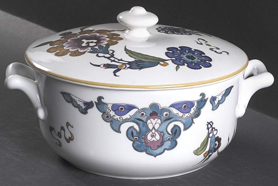 Palmyra 1.25 Qt Round Covered Casserole by Royal Worcester-1