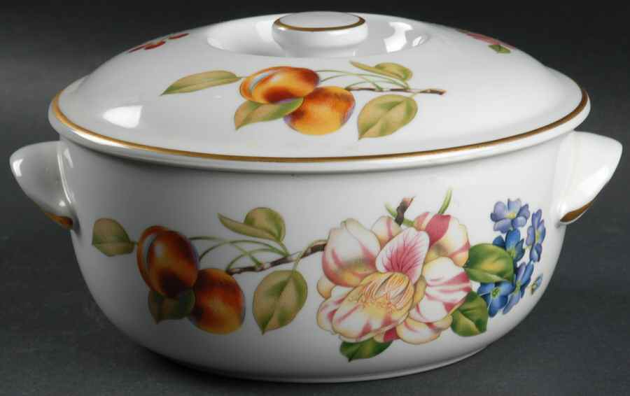Pershore (Gold Trim) 1.25 Qt Round Covered Casserole by Royal Worcester-1