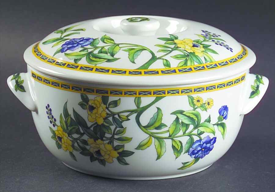 Rio 1.25 Qt Round Covered Casserole by Royal Worcester-1