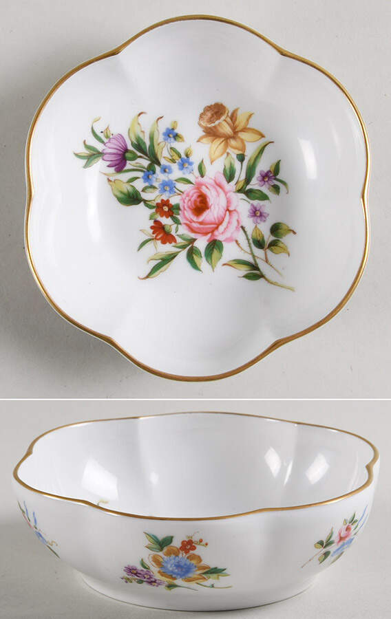 Roanoke White 5" Round Scalloped Dish by Royal Worcester-1