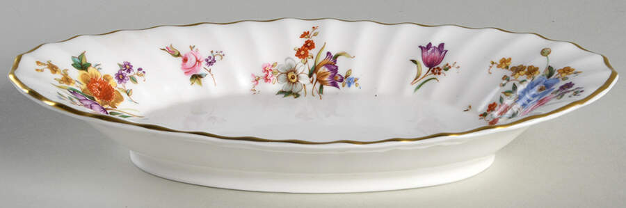Roanoke White Pickle Dish by Royal Worcester-1