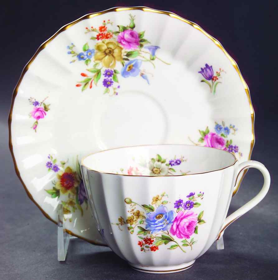 Roanoke White Flat Cup & Saucer Set by Royal Worcester-1