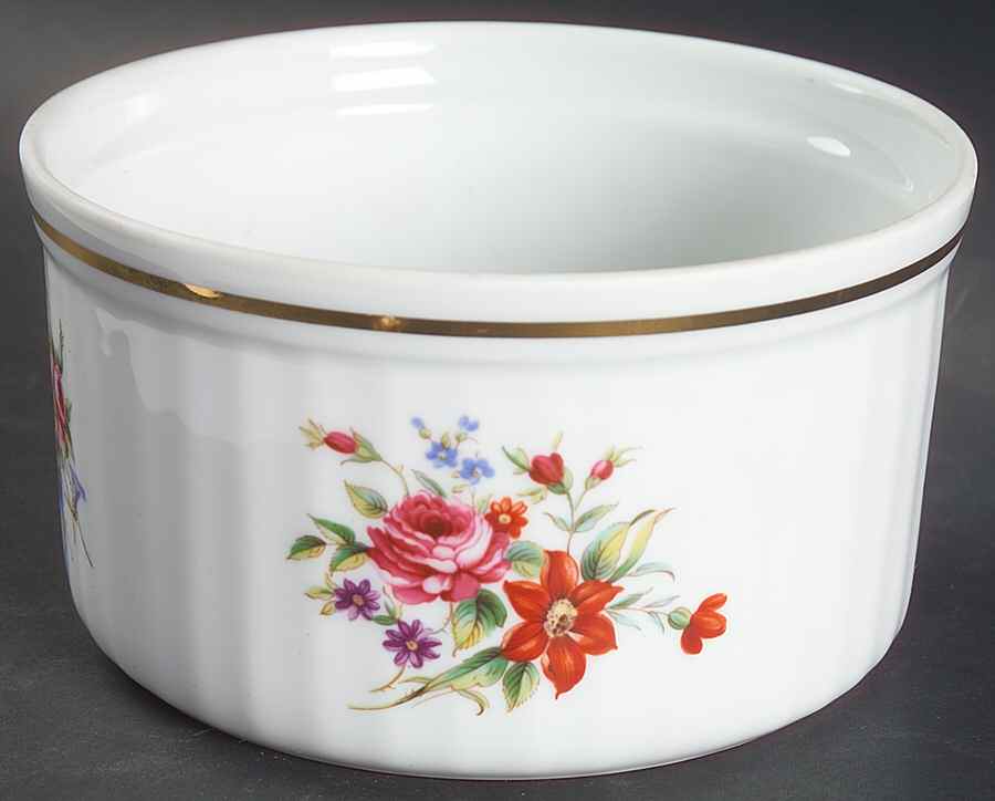 Roanoke White 6" Souffle by Royal Worcester-1