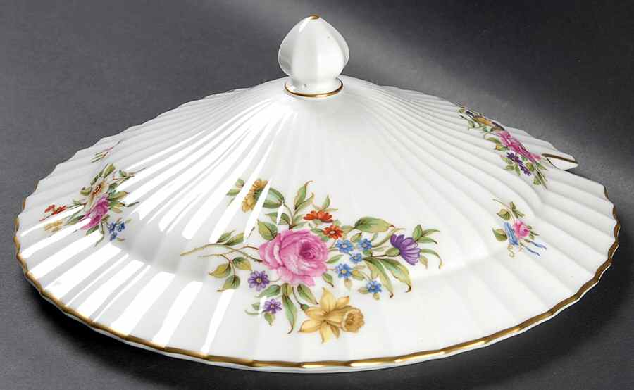 Roanoke White Lid for Tureen by Royal Worcester-1