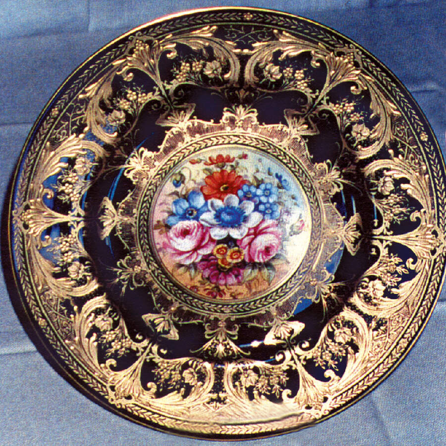RW52 Dinner Plate by Royal Worcester-1