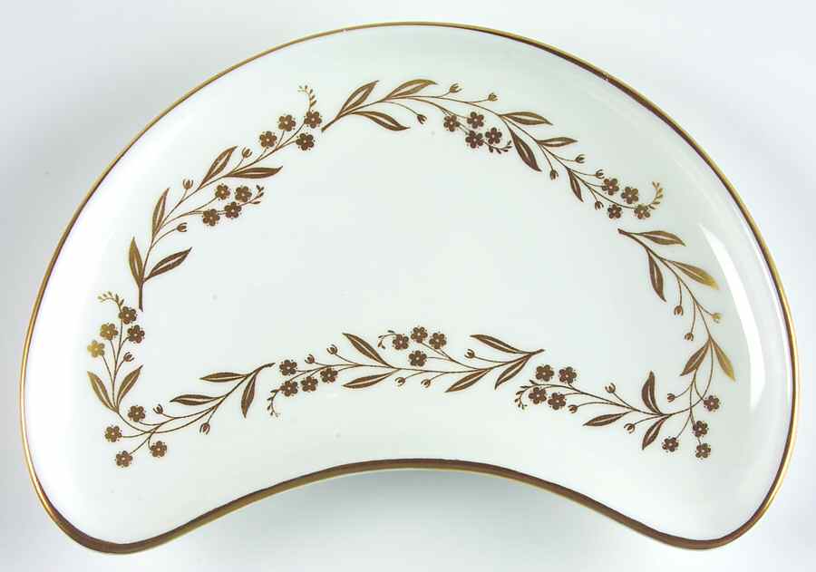 Saguenay Crescent Salad Plate by Royal Worcester-1