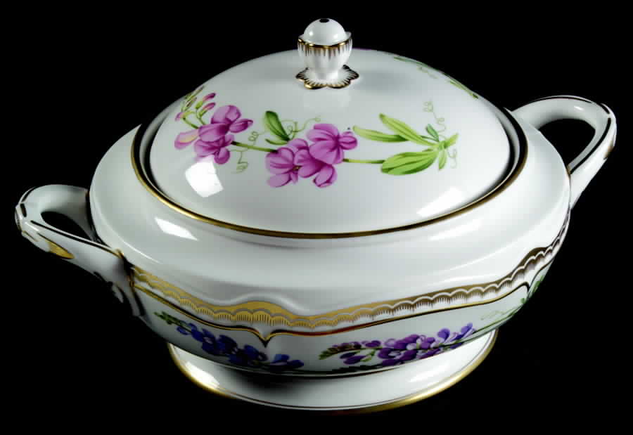 Sandringham Round Covered Vegetable by Royal Worcester-1
