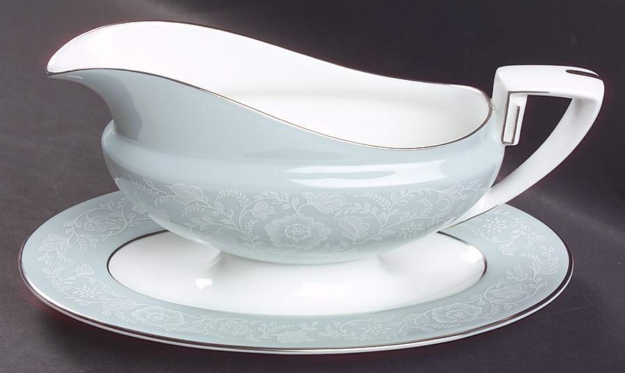 Serenade Gravy Boat with Attached Underplate by Royal Worcester-1