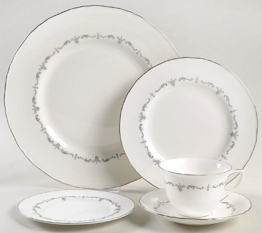 Silver Chantilly 40 Piece Estate Set by Royal Worcester-1