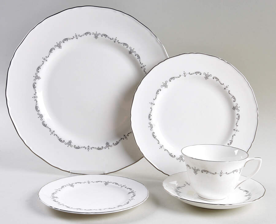 Silver Chantilly 40 Piece Estate Set by Royal Worcester-1