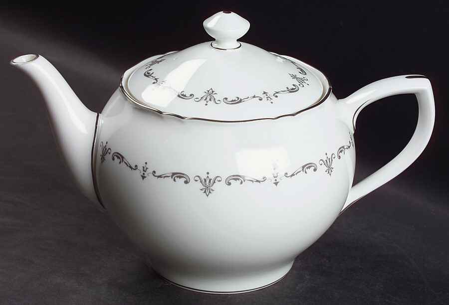 Silver Chantilly Teapot & Lid by Royal Worcester-1
