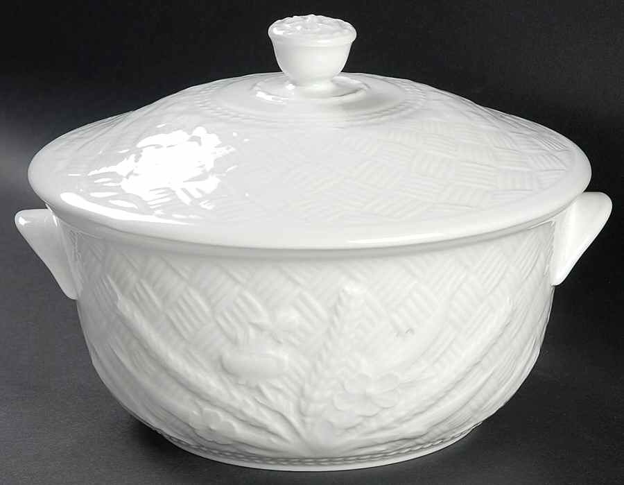 Somerset 2 Qt Round Covered Casserole by Royal Worcester-1