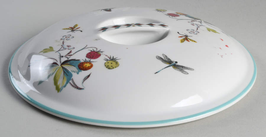Strawberry Fair (Oven To Table, Bluetrim) Lid for 2.5 Quart Round Casserole by Royal Worcester-1
