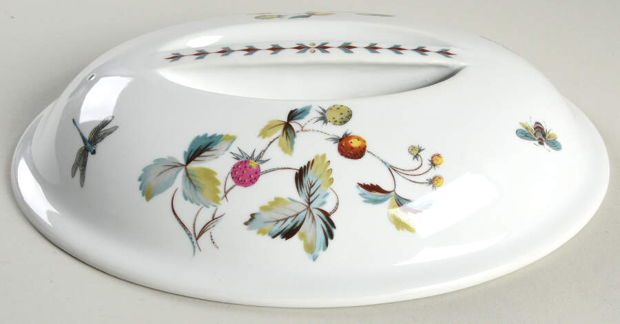 Strawberry Fair (Bone, Coupe, Smooth, Gold) Lid for 4 Qt Oval Casserole by Royal Worcester-1