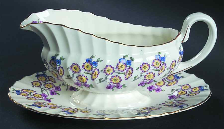 Valentine Gravy Boat with Attached Underplate by Royal Worcester-1
