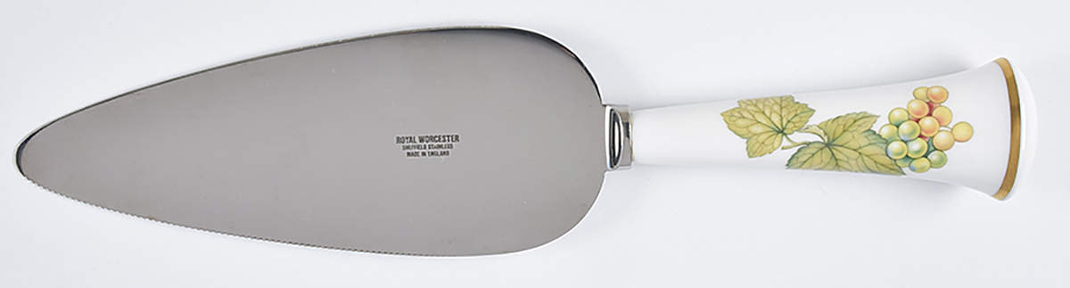 Vine Harvest Pie & Cake Server with Stainless Blade by Royal Worcester-1