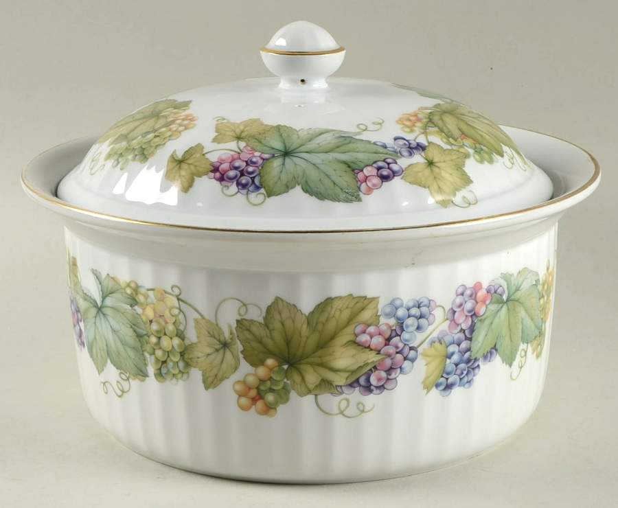 Vine Harvest 2.75 Qt Round Covered Casserole by Royal Worcester-1